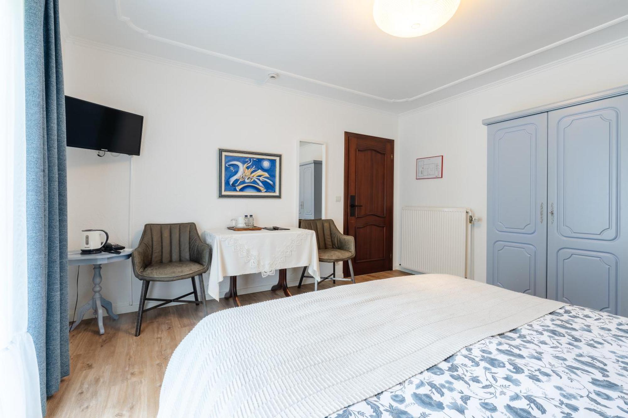 Hotel Steineweiher St. Vith ภายนอก รูปภาพ