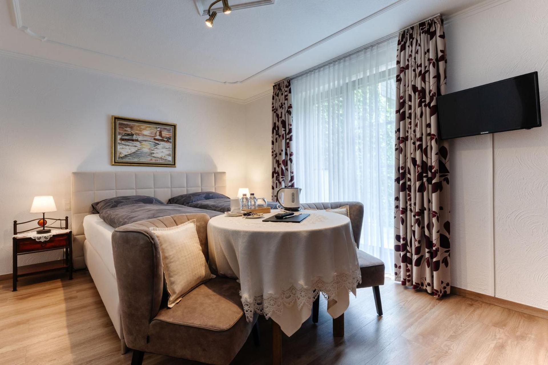 Hotel Steineweiher St. Vith ภายนอก รูปภาพ